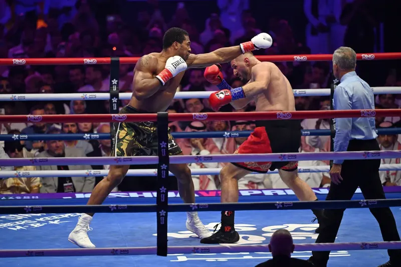 Juan Manuel Márquez habla de las debilidades de Joshua y lo que podría costarle ante Fury