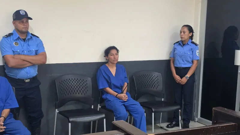 Madre enfrenta acusación por la muerte de su hija de 4 años