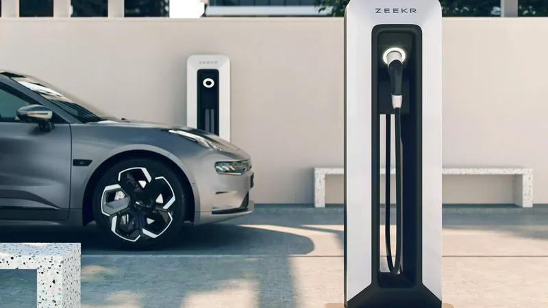 1.093 kW de potencia de carga a 64ºC: Geely demuestra a BYD cómo deben ser las cargas ultrarrápidas sin destrozar la batería