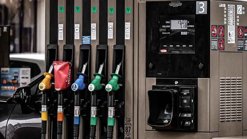 Crisis energética obliga a Francia a pedir combustibles más contaminantes