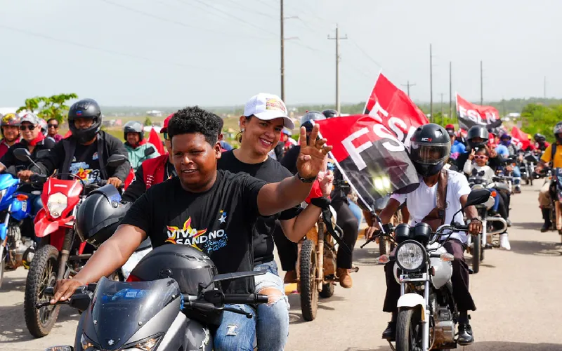 Familias caribeñas de Bilwi y Waspam conmemoran el 47.º aniversario del Repliegue Táctico con caravana motorizada