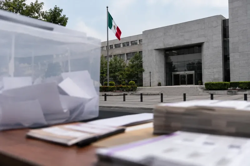 La presidenta del INE anuncia su renuncia ante el Congreso de México