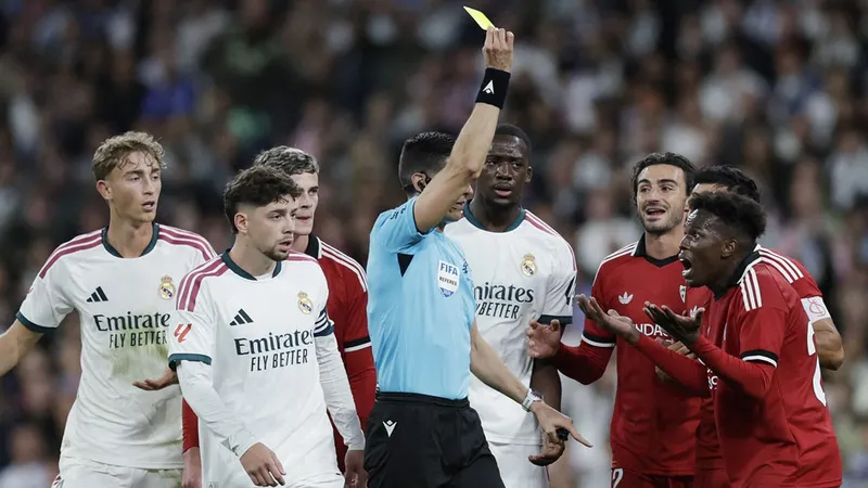 Indignación en el Sevilla tras el partido contra el Real Madrid