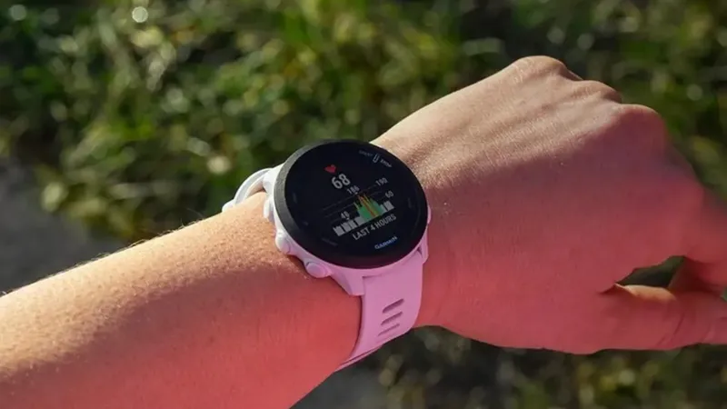 El mejor reloj para empezar a hacer deporte es este Garmin en oferta: su precio ha caído y es la mejor oportunidad para comprarlo