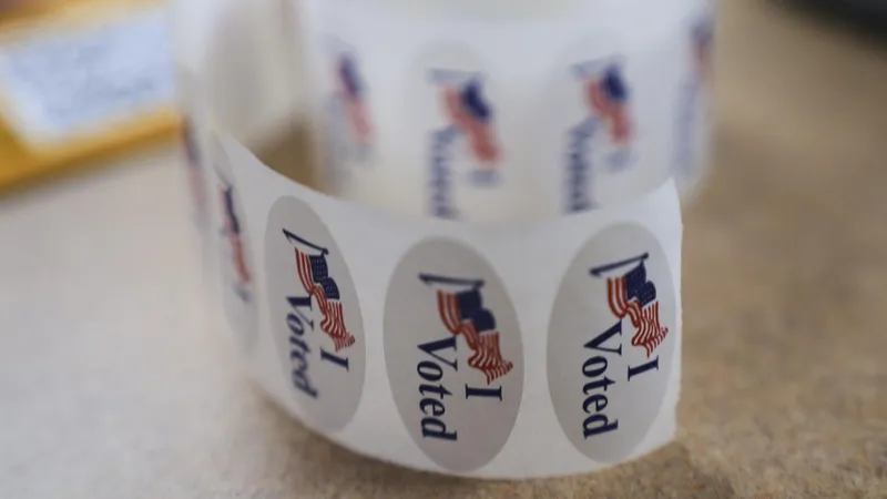 Comienzan las elecciones legislativas de EEUU por voto electrónico