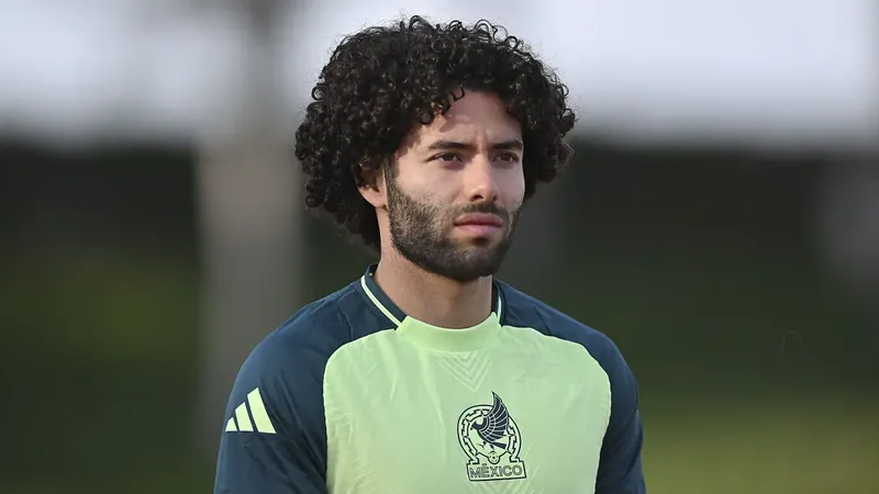 César “Chino” Huerta por Alexis Vega, sería la sorpresa en la lista mundialista de México