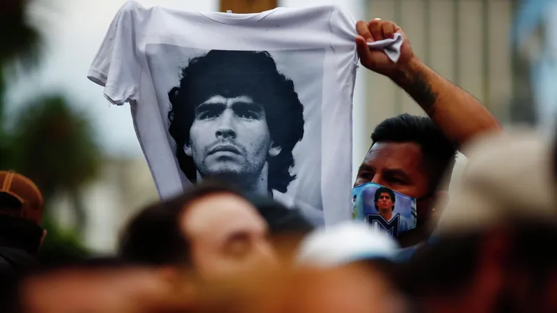 40 años de 'La Mano de Dios': el día en que Maradona jugó con una playera de Tepito