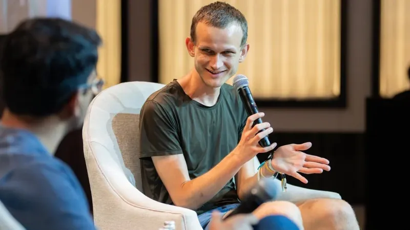 Hay quien cree que la IA puede hundir Bitcoin más de un 50% en los próximos dos años. Vitalik Buterin no solo discrepa: asegura que el 90% de su fortuna ya depende de que esa predicción falle