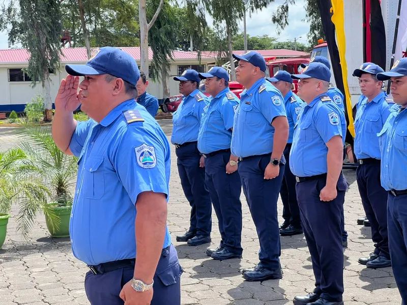 Escuela Nacional de Bomberos inaugura nuevos cursos de formación