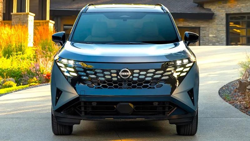 Tras 8 millones de ventas, Nissan renueva su SUV híbrido con tecnología 'Qashqai': el rival del RAV4 llegará a España