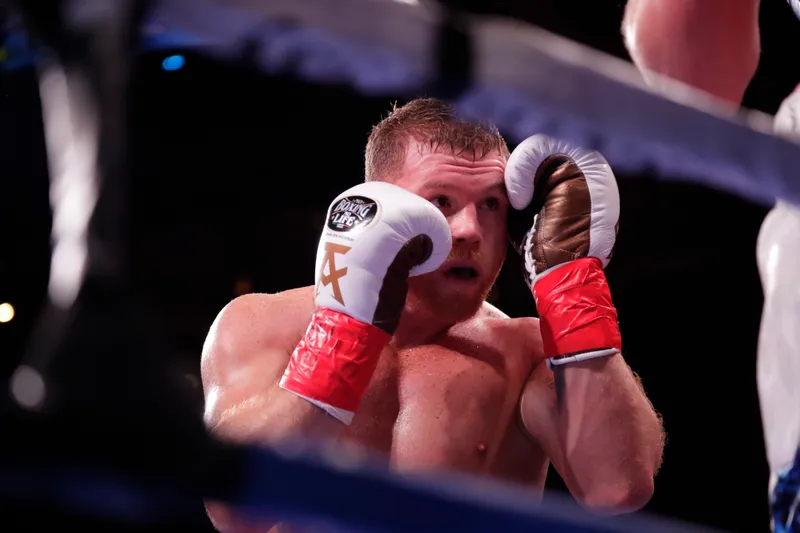 Canelo Álvarez aún no regresa al ring y ya tiene en mente retar a otro campeón mundial