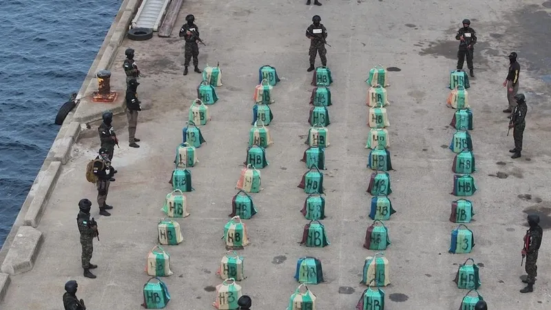 Incautan 1,661 kilos de cocaína y capturan a cuatro personas en el Caribe hondureño