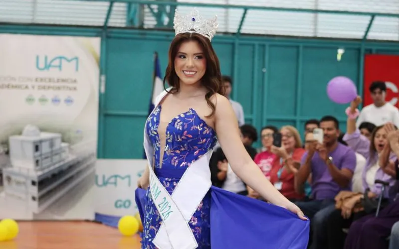 Astrid Sobalvarro es coronada Reina UNEN UAM 2026