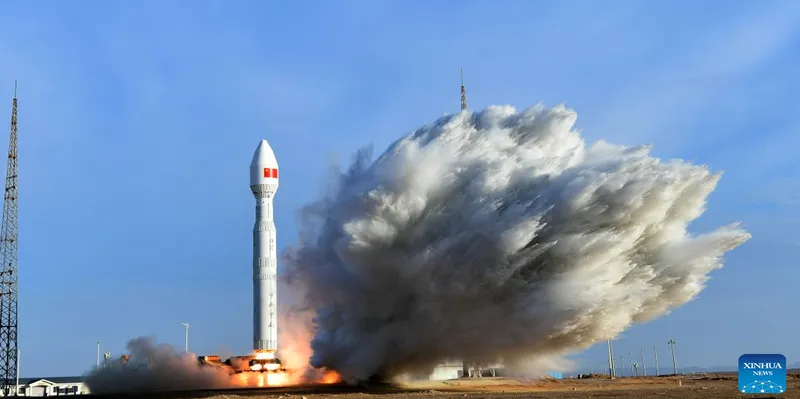 China pone en órbita cinco satélites tras exitoso lanzamiento del cohete Lijian-1