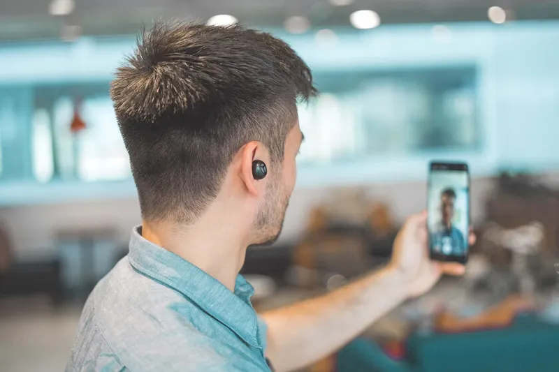 Primero fue el currículum, luego LinkedIn y ahora las empresas piden otra cosa más: grabar un TikTok como filtro laboral