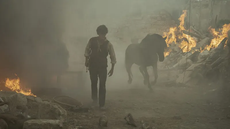 Movistar Plus lleva una de sus películas originales a los Oscar: cuándo se estrena en cines La bola negra