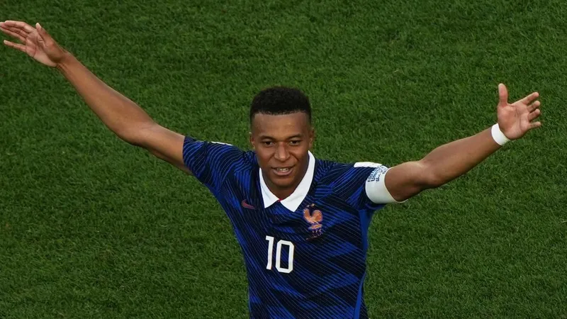 Mbappé: "Nosotros también sabemos jugar fútbol de mierda"