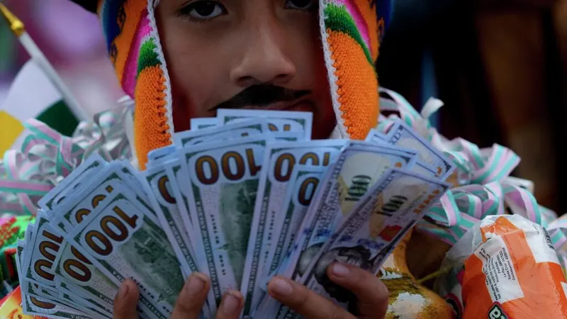 "Orden de la realidad": ¿qué representa la liberación del precio del dólar en Bolivia?