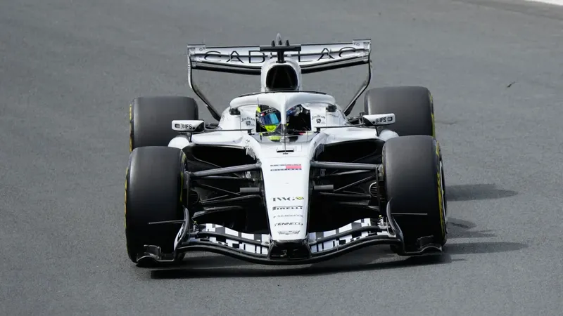 Checo Pérez explica otra mala tarde en la Fórmula 1: “Fue difícil, perdíamos mucho tiempo en las rectas”