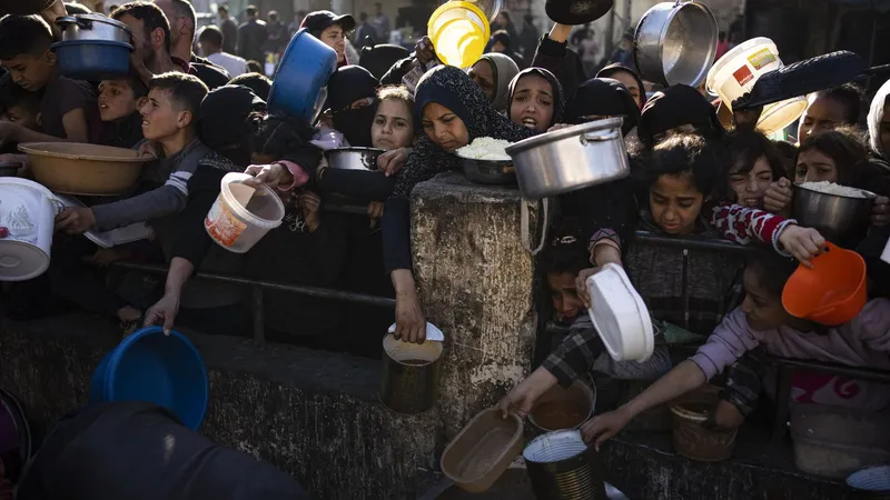 Advierten sobre el uso de alimentos como "arma de guerra" pese al retroceso global de la hambruna
