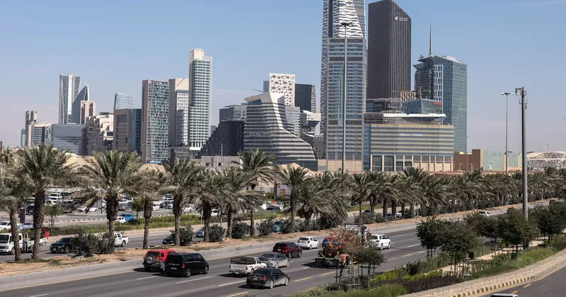 Arabia Saudita sufre otro ataque en su principal aeropuerto antes de dos grandes eventos internacionales