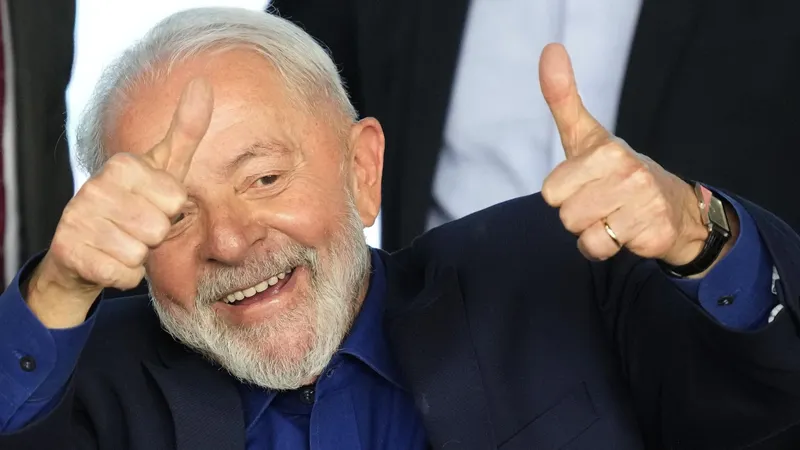 Lula mantiene su ventaja frente a Flávio Bolsonaro en reciente sondeo