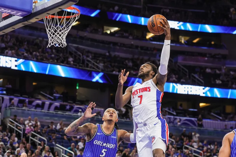 Los Pistons garantizan el contrato de Paul Reed