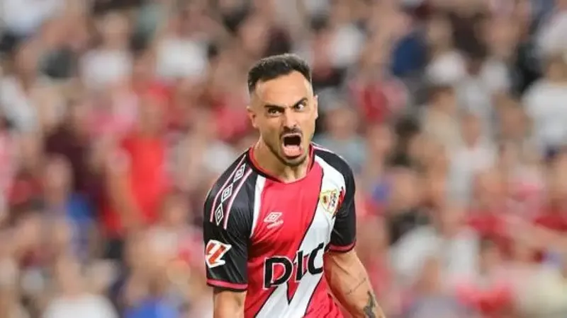 Error 'Sangante' del Sevilla y el Rayo se adelanta en el marcador