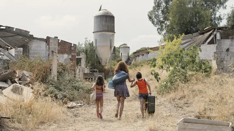 Es, sin ninguna duda, una de las mejores miniseries del siglo XXI y también es española