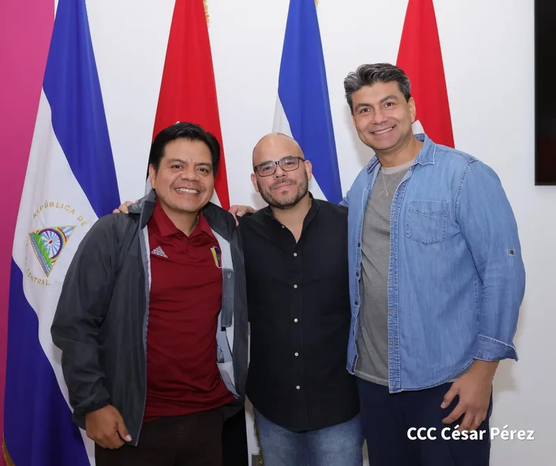 Cra. Rosario saluda a comunicadores venezolano