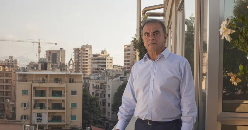 El magnate Carlos Ghosn, ex CEO de Nissan, enfrenta juicio en París por presunta corrupción