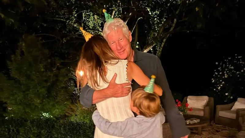 Así ha celebrado Richard Gere su 77 cumpleaños junto a su mujer, la española Alejandra Silva (43): "No hay nadie con quien prefiera pasar mi vida"