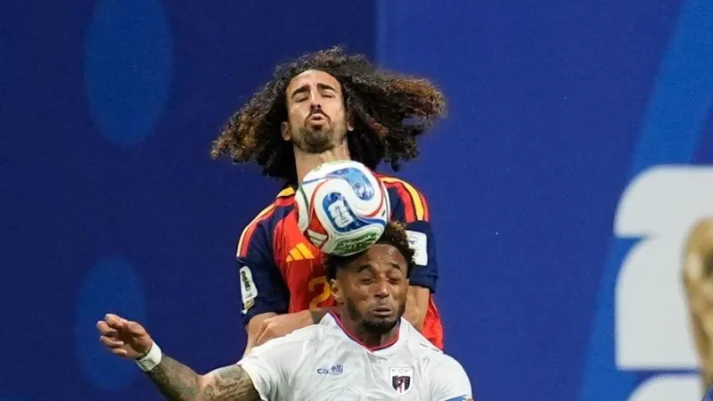 El Real Madrid presume de Cucurella con España