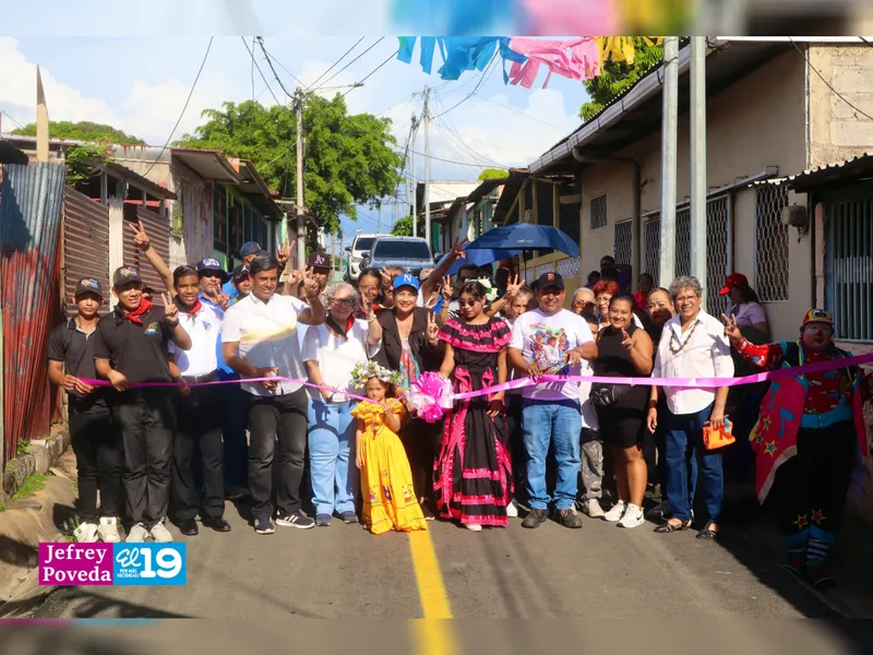 Familias de las Américas 1 estrenan calles asfaltadas