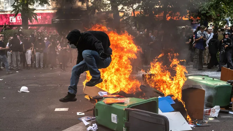 MINUTO A MINUTO: Europa arde en una ola de protestas y bloqueos estudiantiles