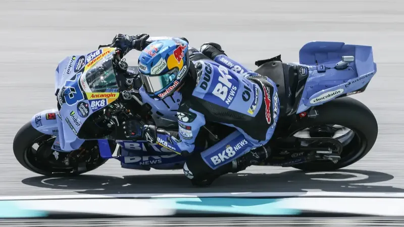 Festival de los hermanos Márquez en la lucha por la pole de Sepang