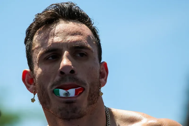 Omar Chávez pide ser el rival del Canelo Álvarez en el Estadio Azteca