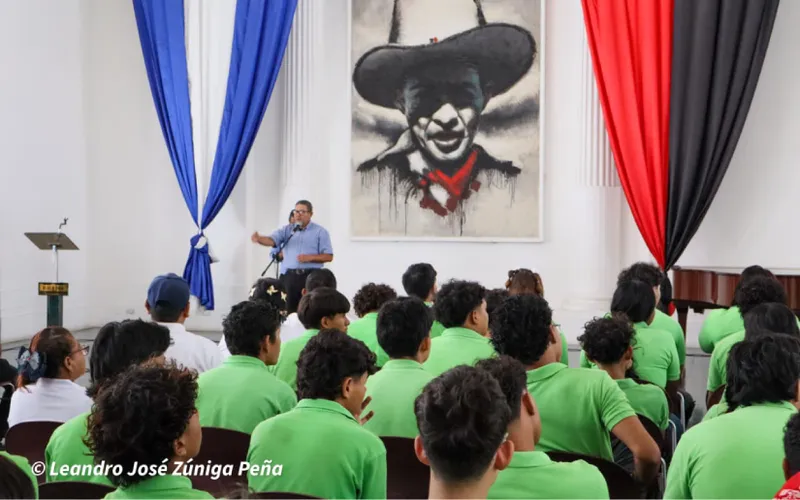 Brindan conferencia “Toma del Palacio” para recordar gesta del 22 de agosto