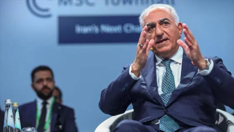 Irán procesa al hijo del depuesto Shah por “terrorismo y crimen organizado”
