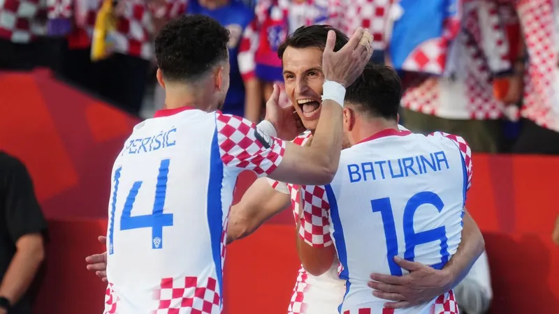Budimir da vida a Croacia y Modric y despide a Panamá