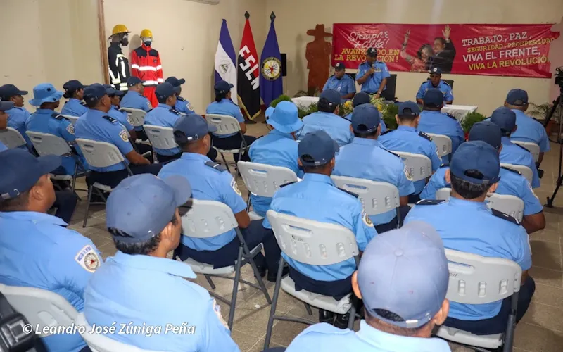 Bomberos Unidos inician nuevo curso para aumentar capacidades de salvamento y extinción de incendios estructurales