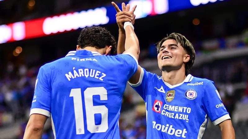 Cruz Azul sigue remontando y con la corona bien puesta