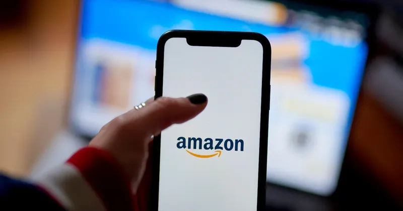 Amazon desafía a Starlink con un plan para conectar teléfonos móviles desde el espacio