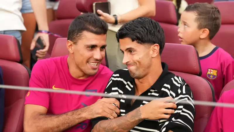 Joan Cancelo, también inscrito en la Liga