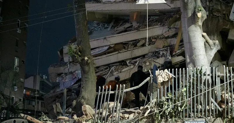 Gobierno de México enviará equipo militar de rescate a Venezuela por terremotos