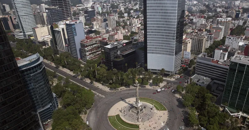 Inversión en México crece por primera vez con Sheinbaum tras repuntar en abril