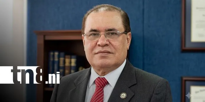 Luis Ángel Montenegro renuncia a la SIB y Sara Amelia Rosales Castellón asume el...