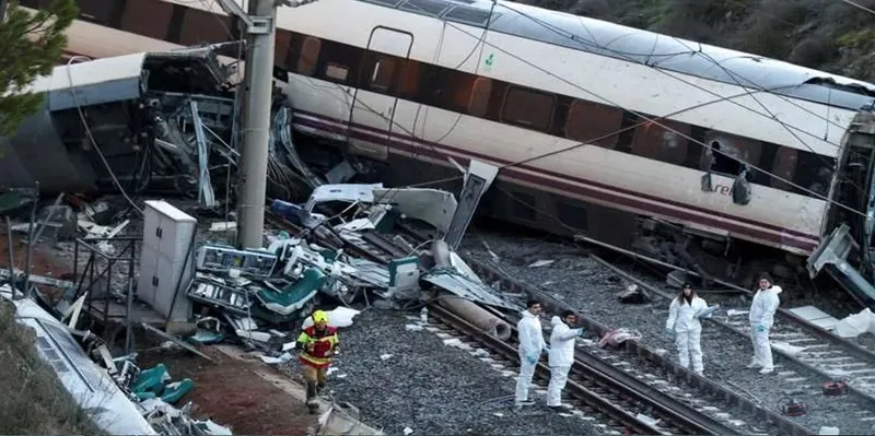 Accidente ferroviario en España deja al menos 50 muertos y 179 heridos en Toledo