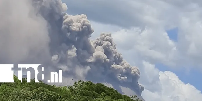 Volcán Telica registra explosión de baja magnitud y leve caída de ceniza