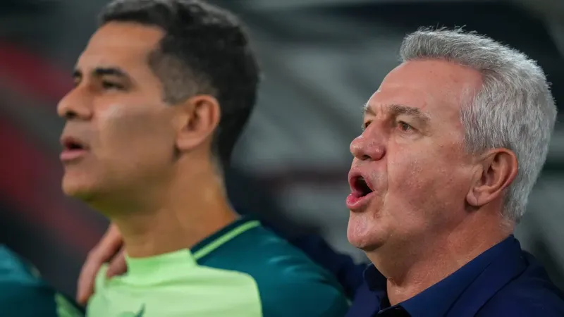 Javier Aguirre respaldó a Rafa Márquez como el nuevo líder del banquillo de El Tri